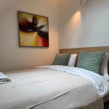 Heimby Homes - Four Bedroom Family Penthouse شقة برغن