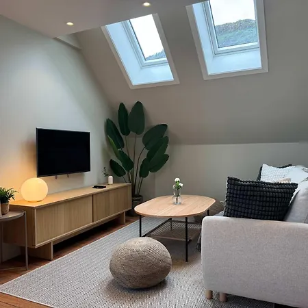 Heimby Homes - Four Bedroom Family Penthouse * 베르겐